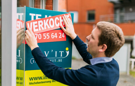 Verkopen via een vastgoedmakelaar biedt veel meer voordelen dan een onderhandse verkoop