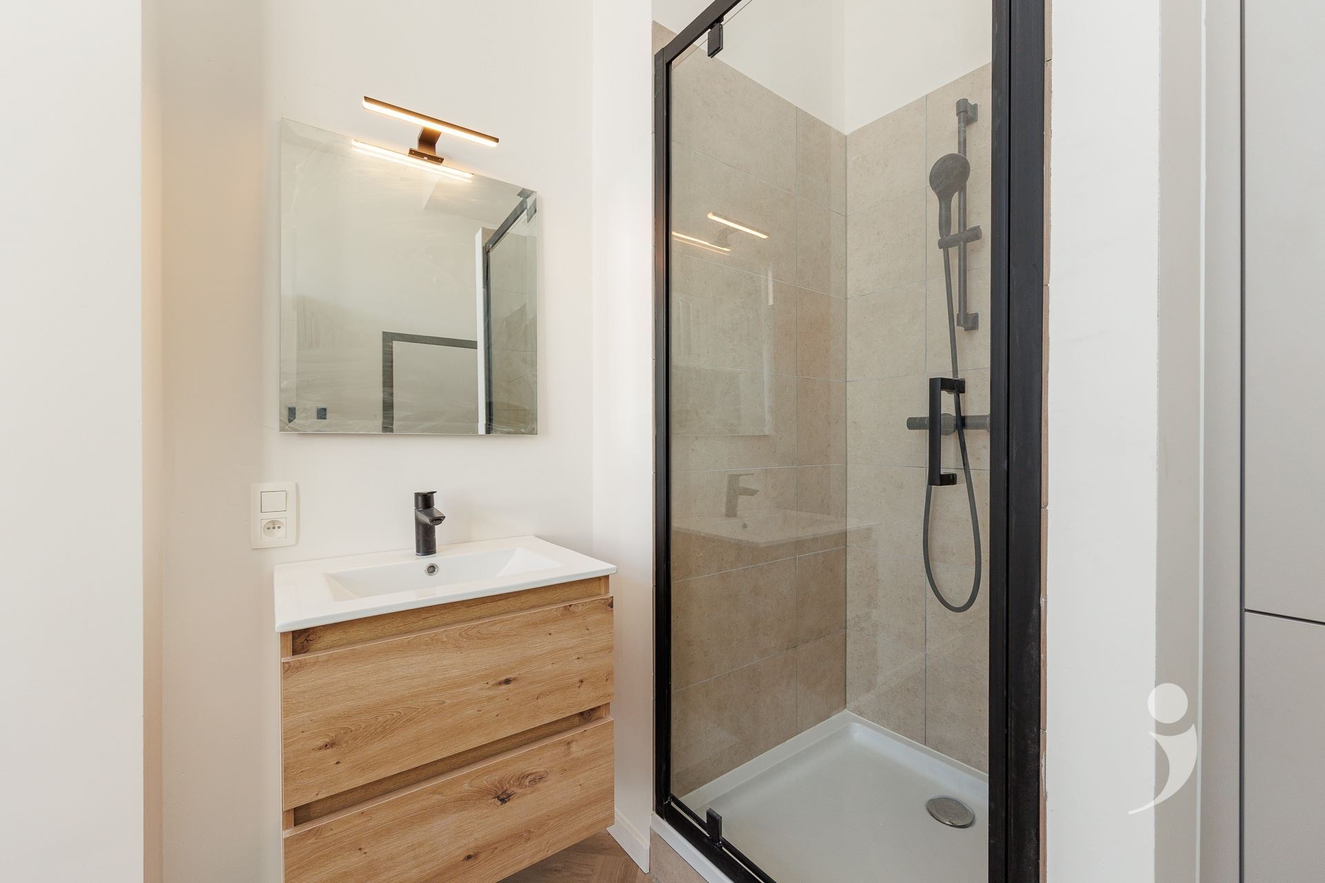 Dorm room for sale in LEUVEN