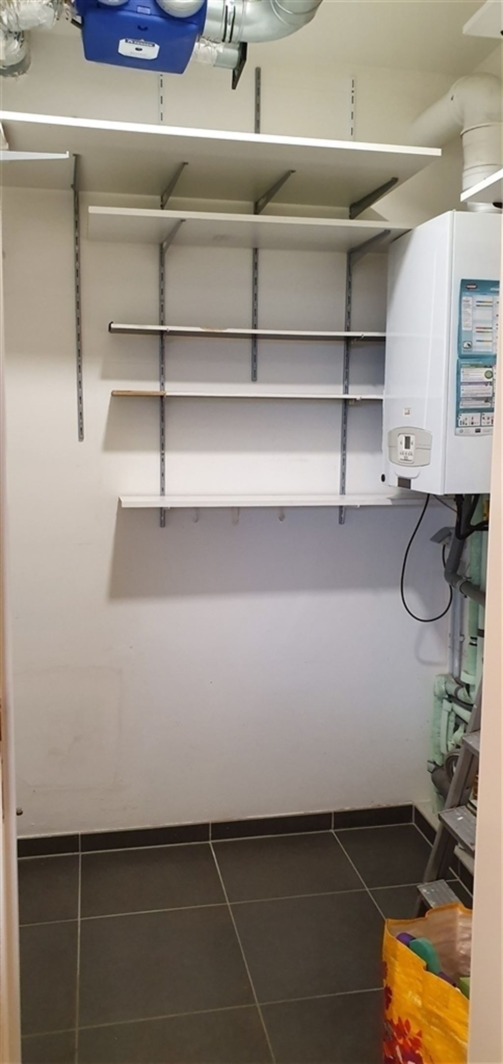 Gelijkvloerse verdieping te huur in WINKSELE