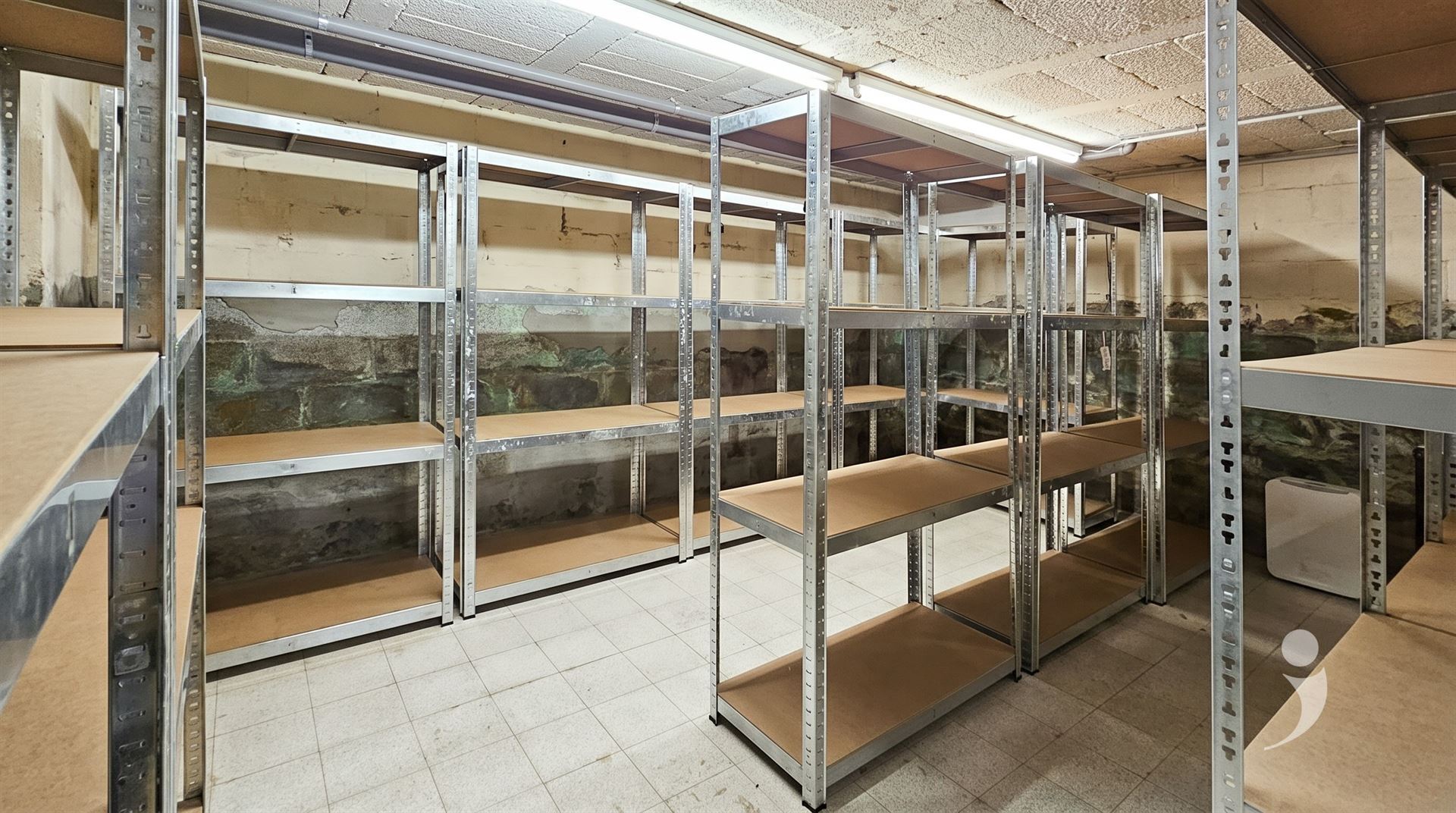Handelspand for sale in KORTENBERG