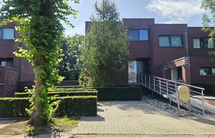 Villa/House/Farm for rent in LINDEN