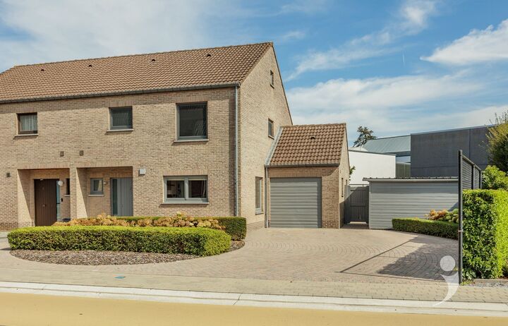 Villa/House/Farm for sale in WEZEMAAL