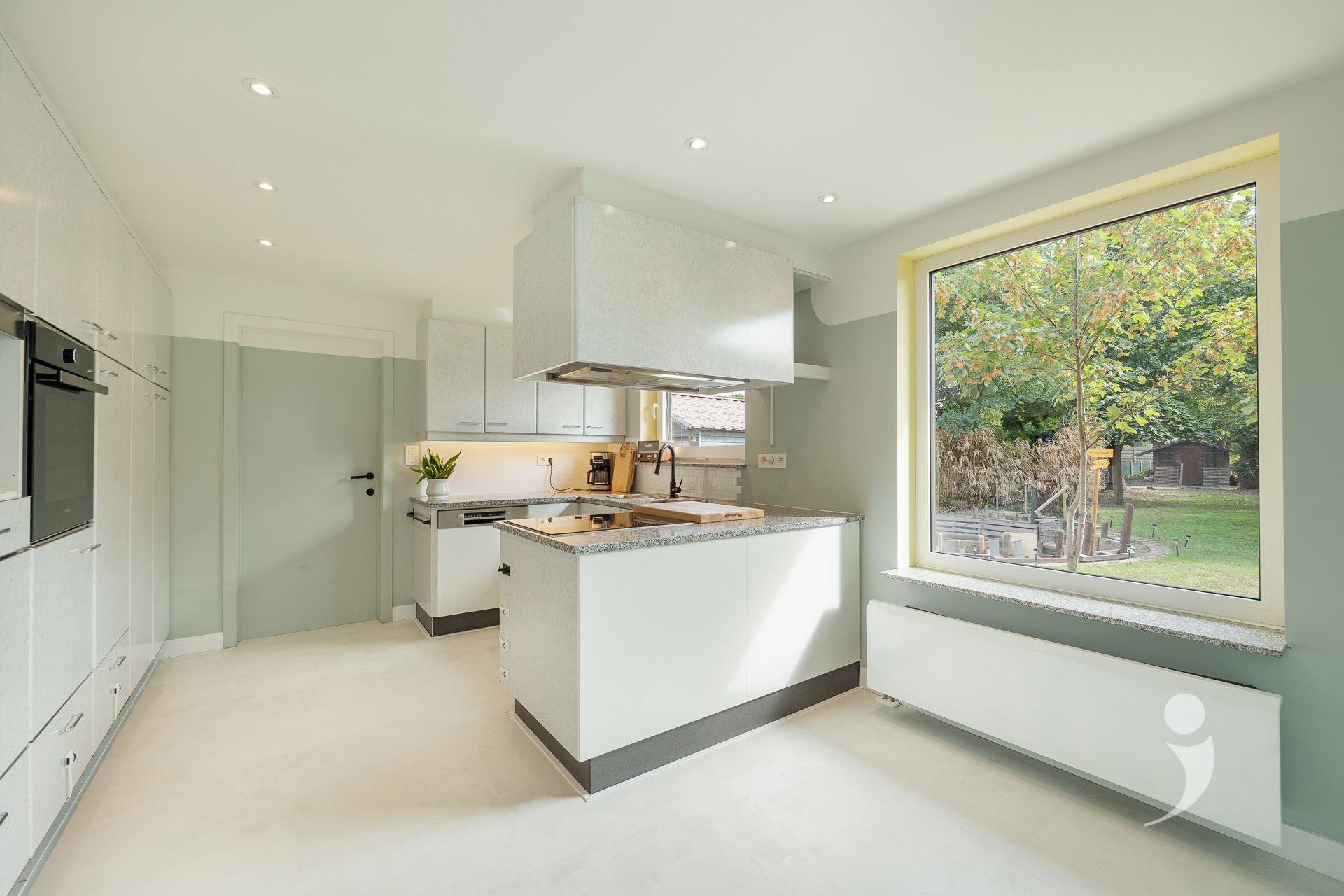 Villa/House/Farm for sale in LANGDORP