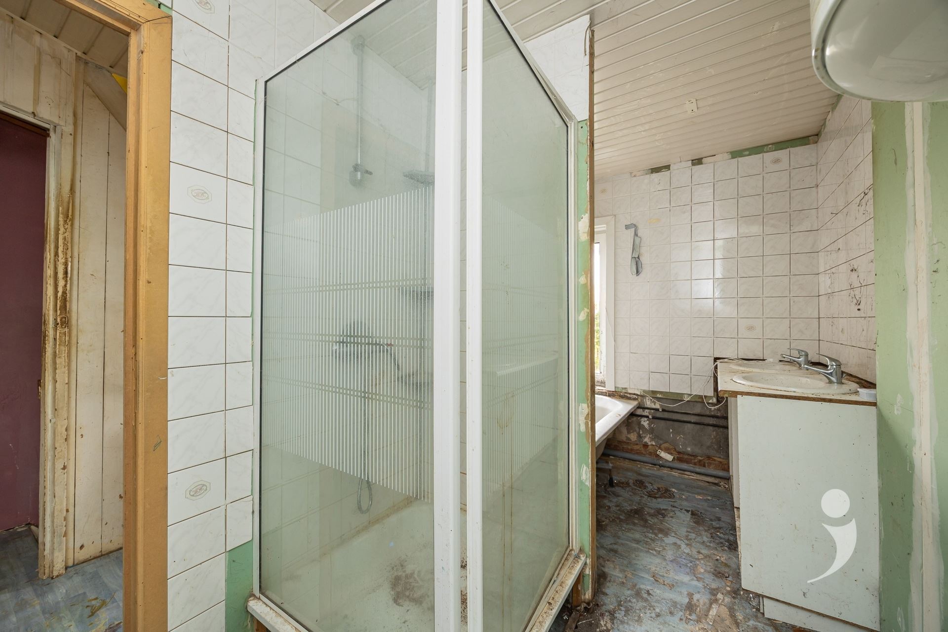 Villa/House/Farm for sale in LOVENJOEL