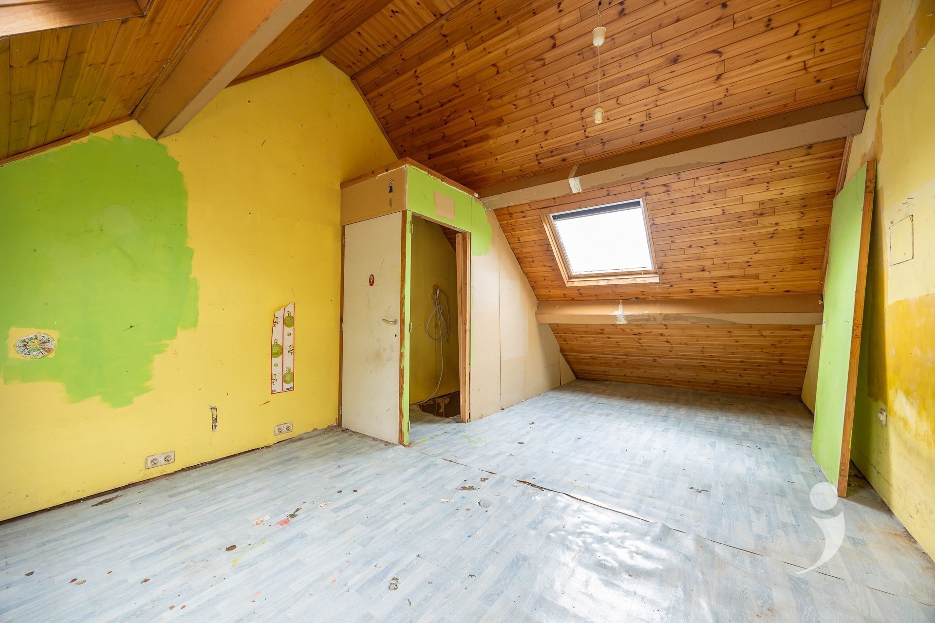Villa/House/Farm for sale in LOVENJOEL