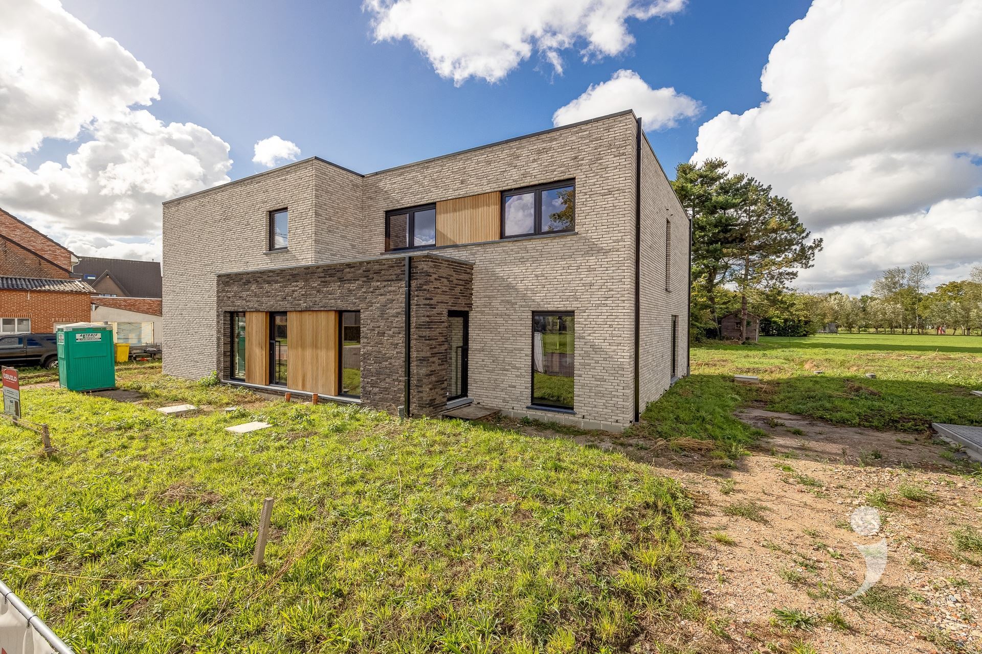 Villa/House/Farm for sale in RAMSEL