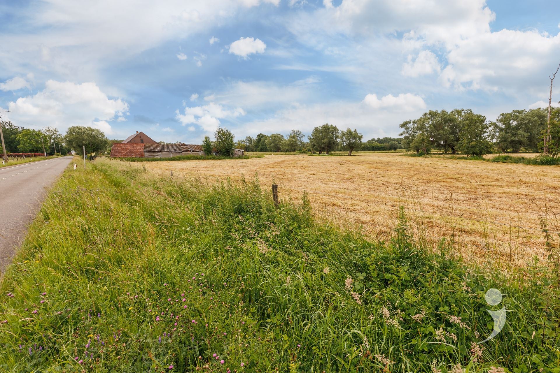 Villa/House/Farm for sale in RIJMENAM