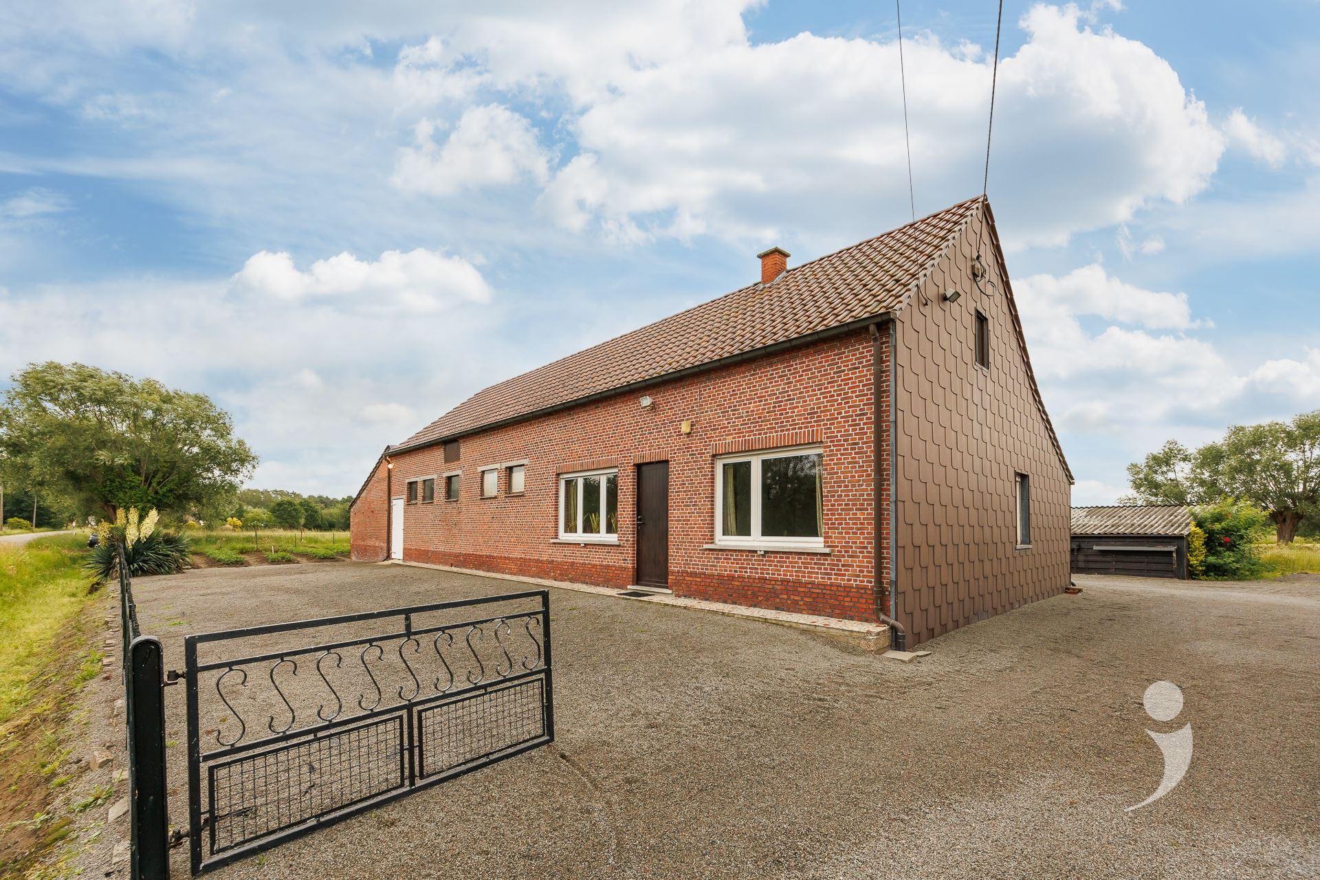Villa/House/Farm for sale in RIJMENAM