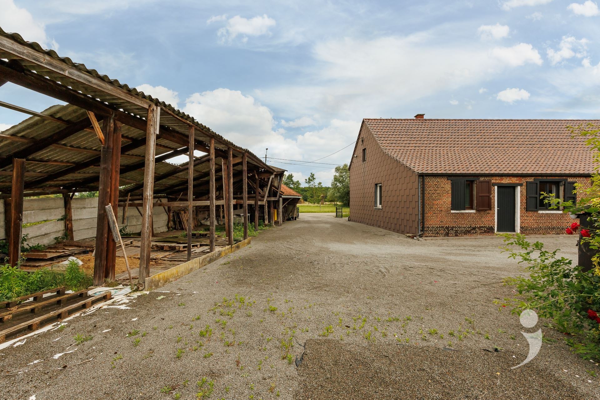 Villa/House/Farm for sale in RIJMENAM