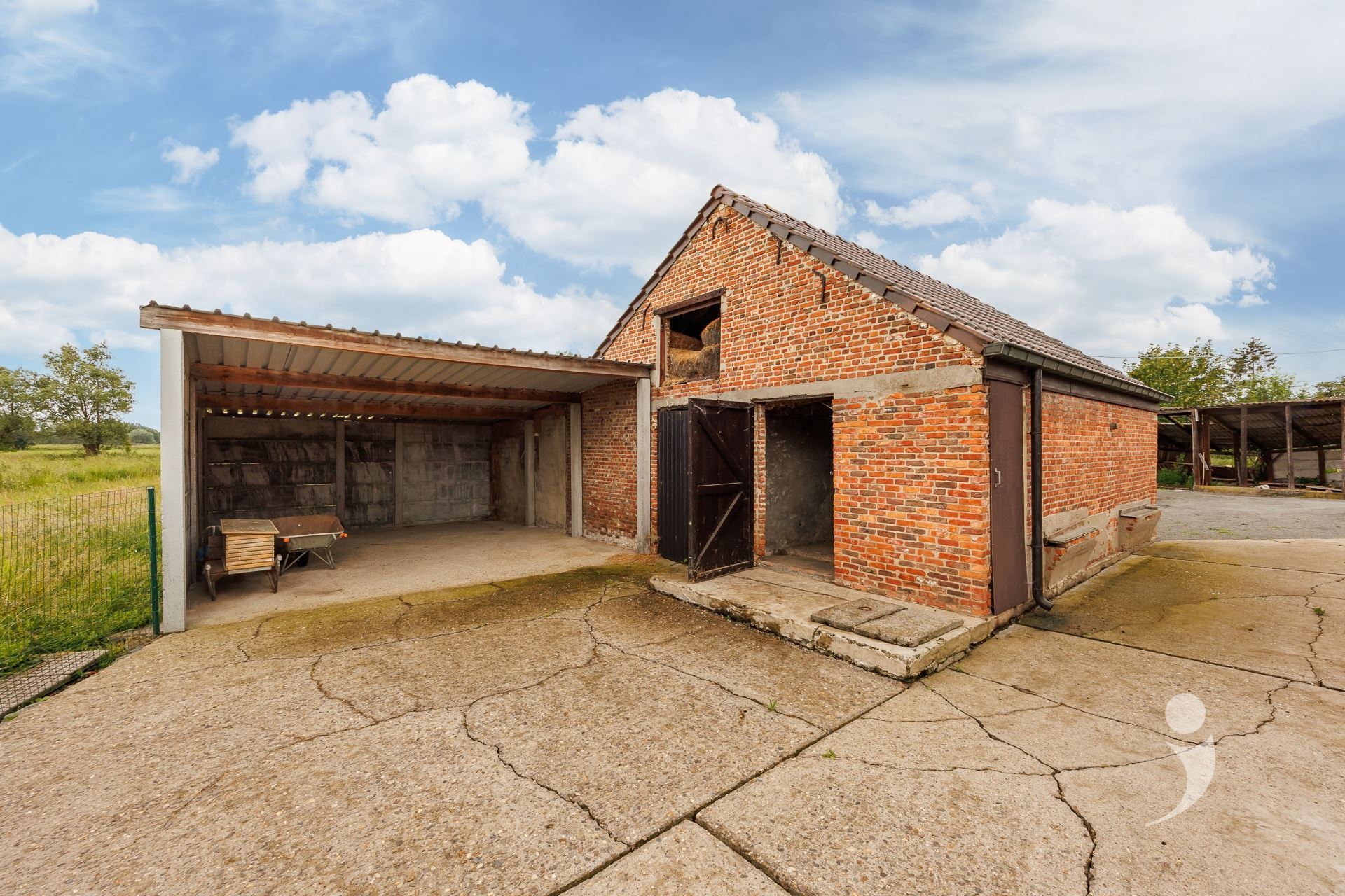Villa/House/Farm for sale in RIJMENAM